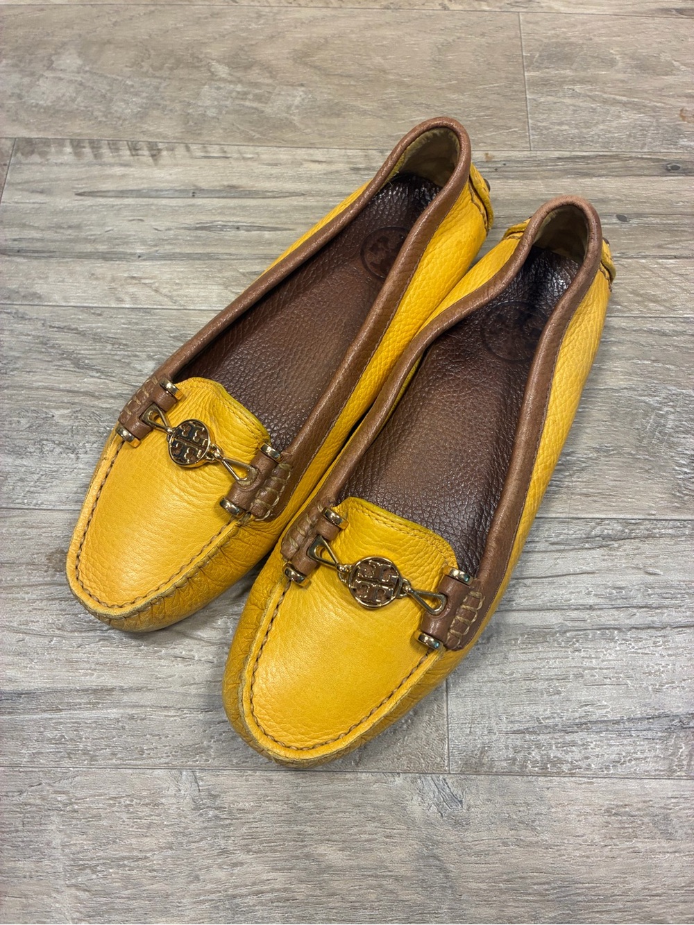 Tory Burch Daria Soft Leather Loafers Mocassin Gold Logo Accent